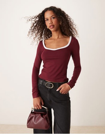 sweetheart long sve top with contrast tipping in burgundy