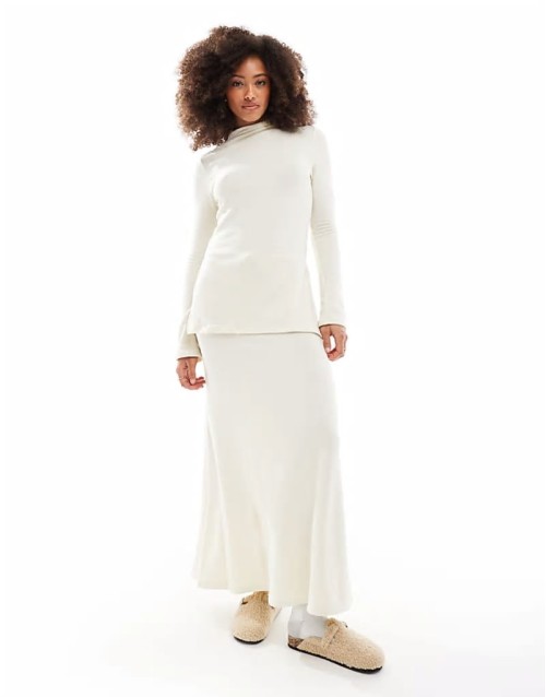 mix and match supersoft maxi skirt in cream