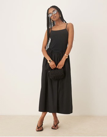 strappy midi dress with v-waist in black