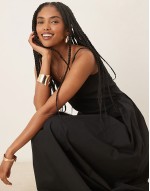 strappy midi dress with v-waist in black