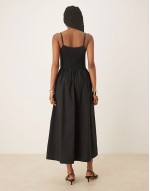 strappy midi dress with v-waist in black