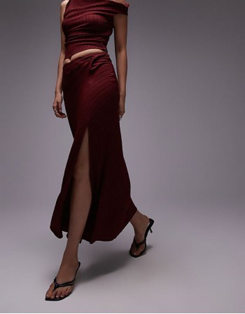twisted co-ord in burgundy
