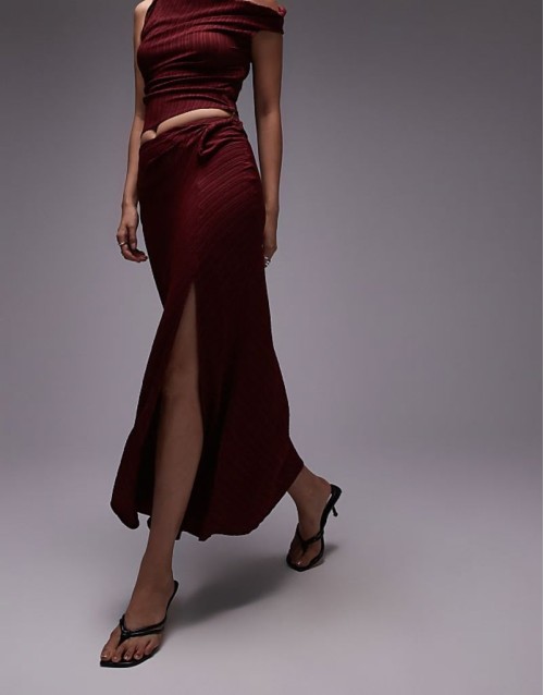 twisted co-ord in burgundy